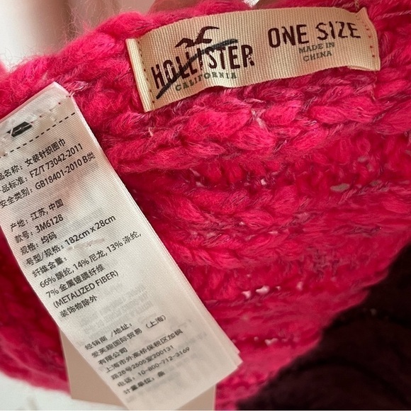 NWT Hollister Hot Pink Chunky knit Winter scarf - Picture 6 of 8